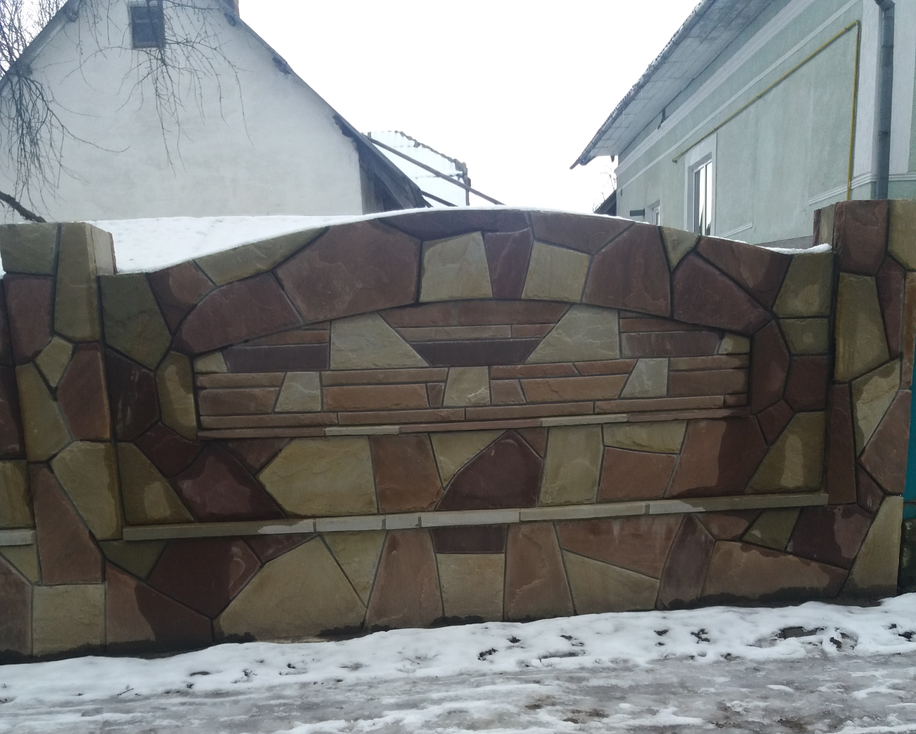 Паркан з натурального каменю